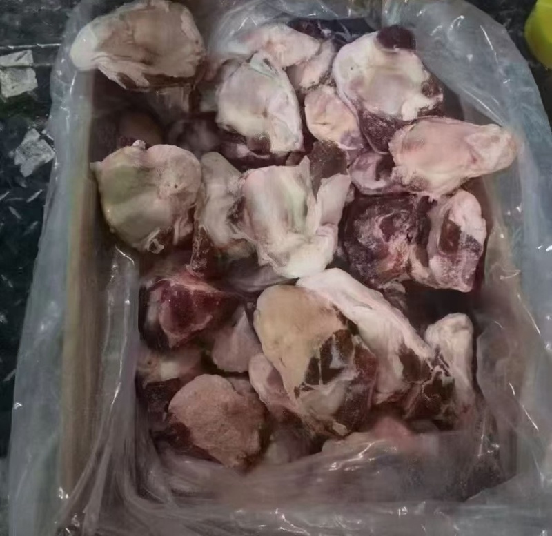 牛窝骨，单个1斤-1斤2两，大小规格都有，肉多新鲜