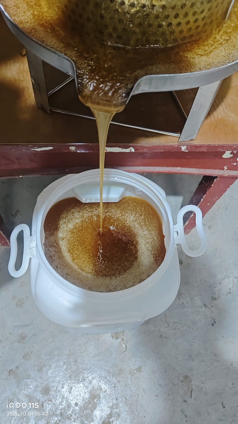 蜂蜜高山土蜂蜜量大价优品质保障口感好量大价优欢迎电联