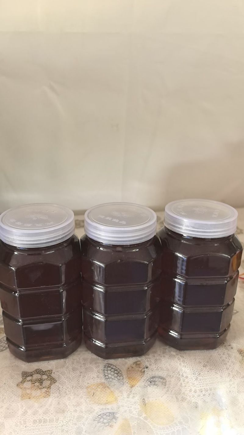纯蜂蜜，百花蜜，椴树蜜，洋槐蜜，蜂王浆，农户自己养的蜂
