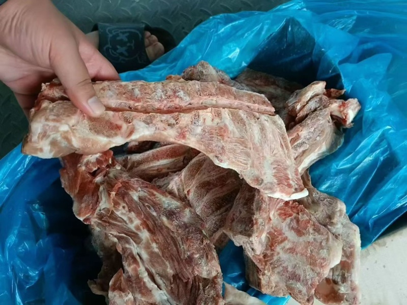 猪胫骨，满肉，可做排骨米饭，红烧排骨，大排档都可以用