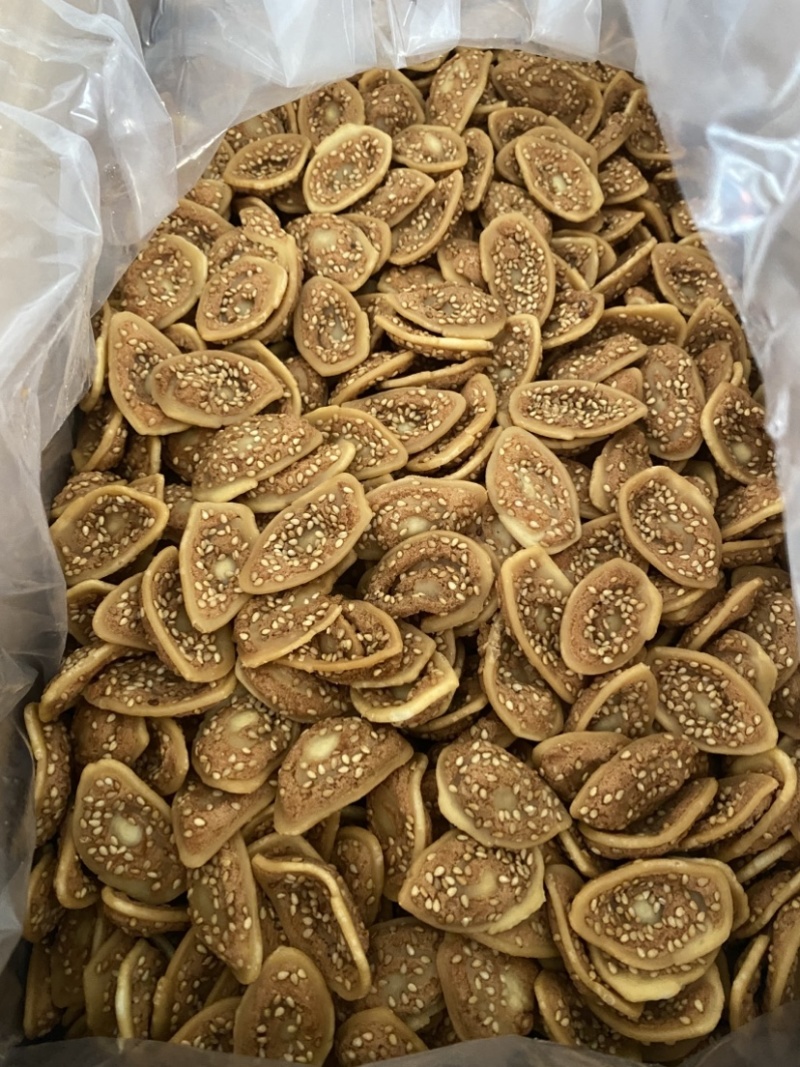 芝麻猫耳饼饼干休闲小零食量大从优欢迎来电咨询