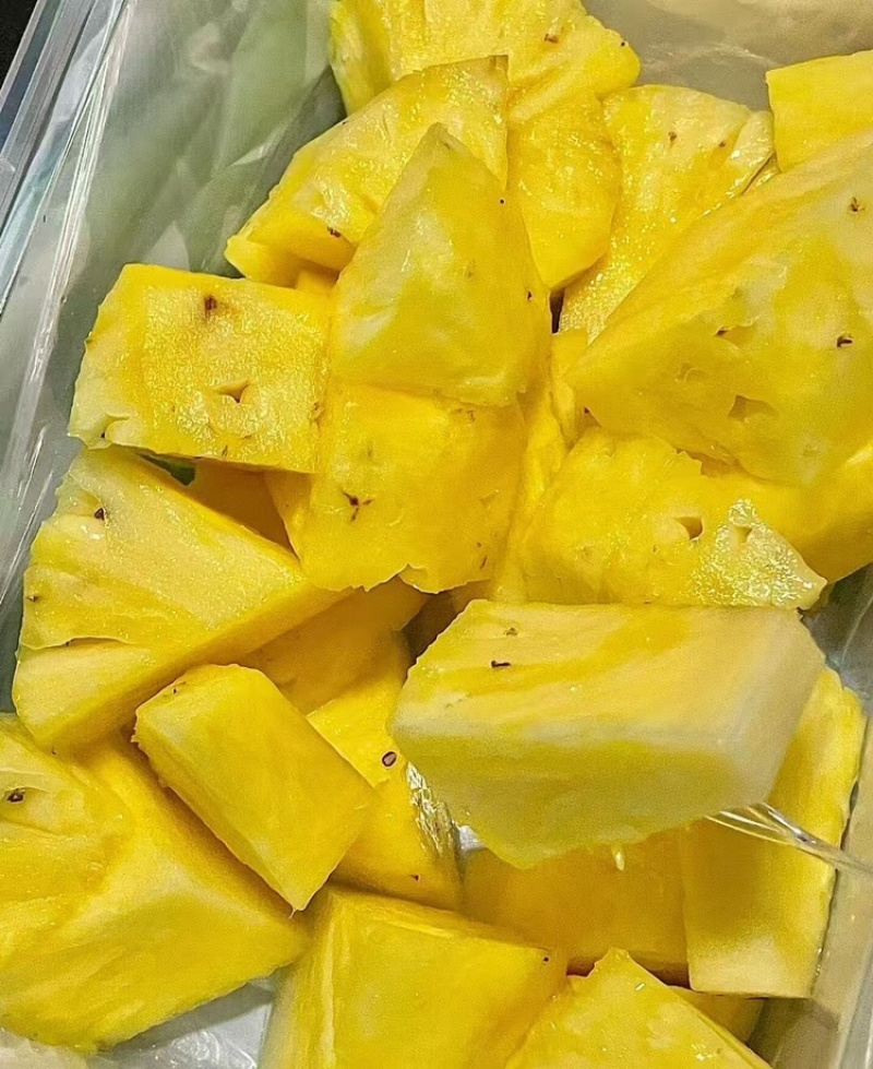 菠萝，金钻凤梨大量上市，量大价格从优，口感好，可视频看货
