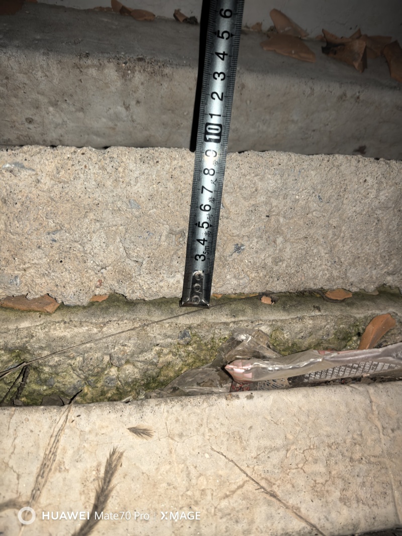 二手葡萄地水泥立柱，2.3米-2.5米大量有货，纯实心内