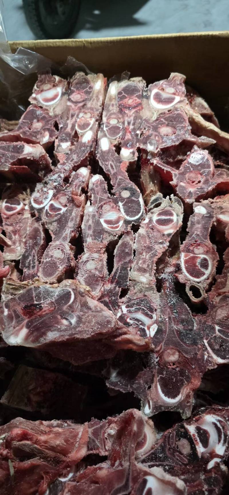 乳牛脊骨，开箱实拍。价格低。餐饮电商专用