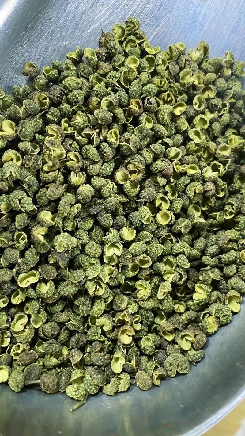 一级高山青花椒，开口好，无刺，无仔，麻味好，可长期供货