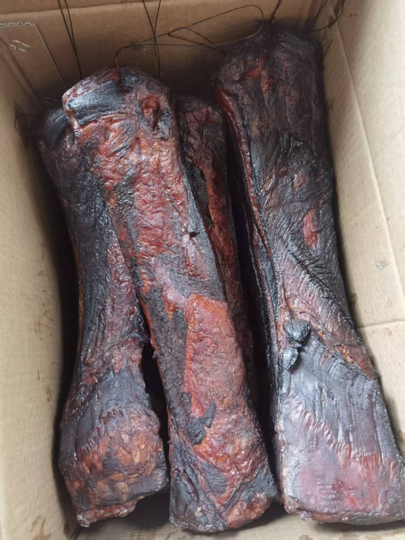正宗重庆烟熏腊三线，源头工厂，厂家直发，支持一件代发
