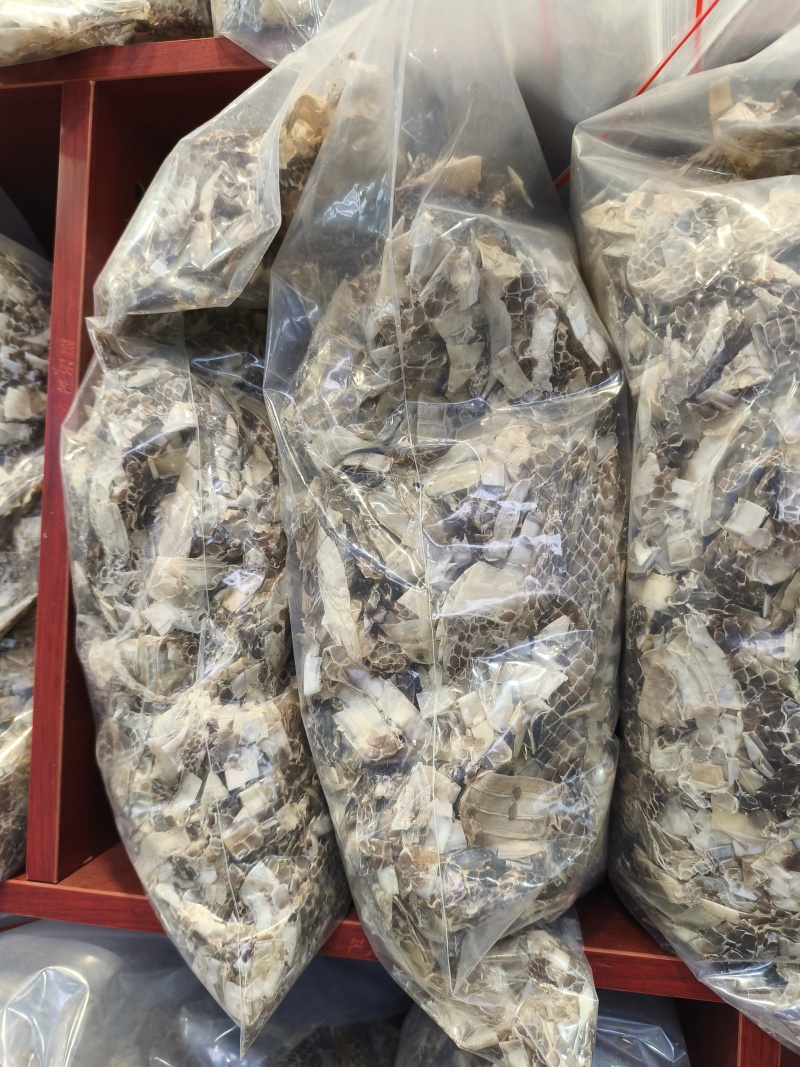 蛇蜕龙衣蛇壳青龙衣蛇皮水洗货干净欢迎咨询