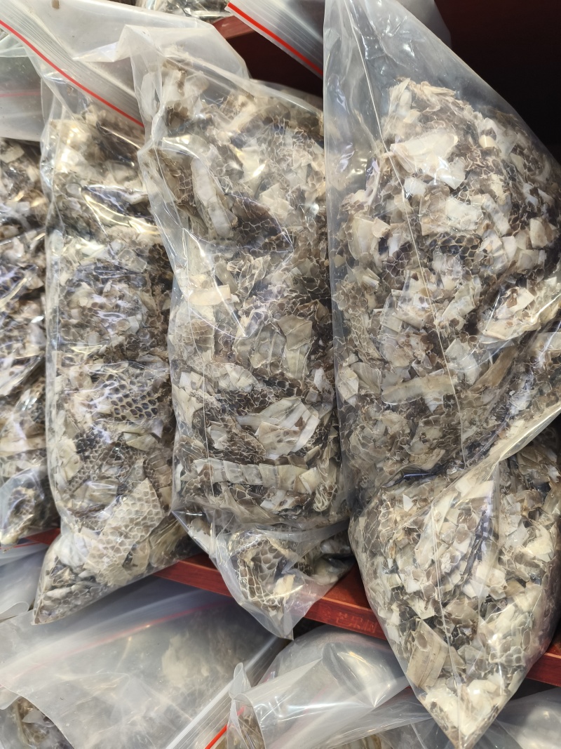 蛇蜕龙衣蛇壳青龙衣蛇皮水洗货干净欢迎咨询