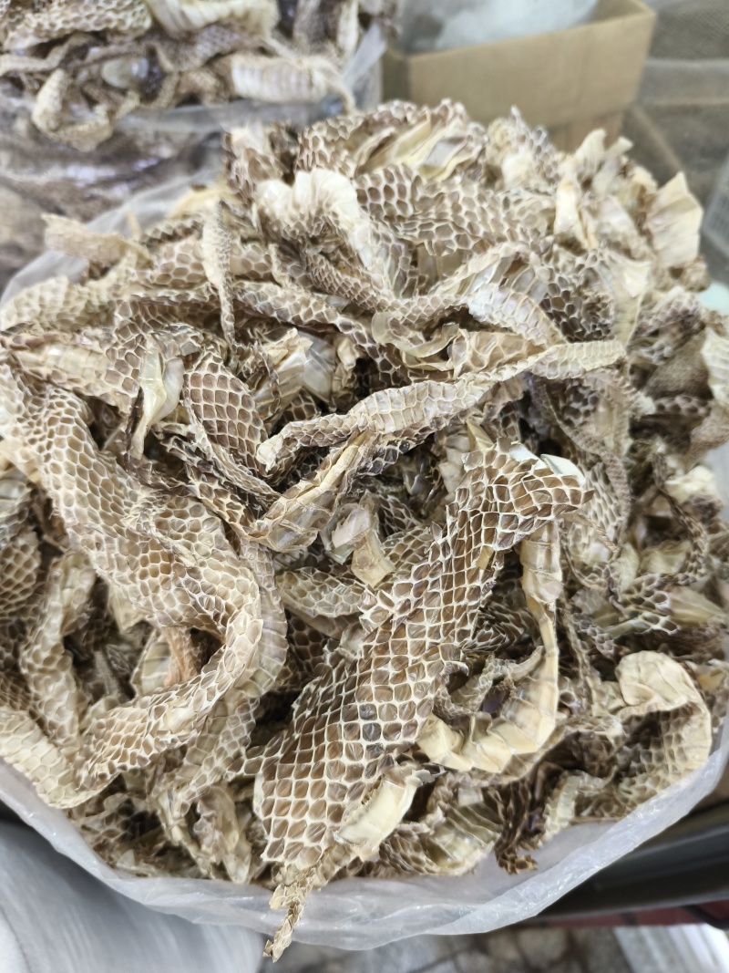 蛇蜕龙衣蛇壳青龙衣蛇皮水洗货干净欢迎咨询