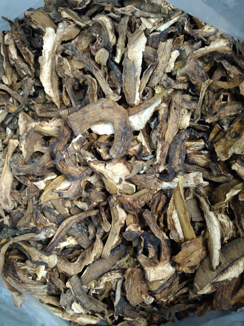 【源头实力厂家】云南高山特级黄牛肝菌干片无硫熏干净少沙