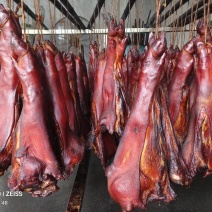 正宗重庆烟熏腊猪脚，源头工厂，厂家直发，30斤/件