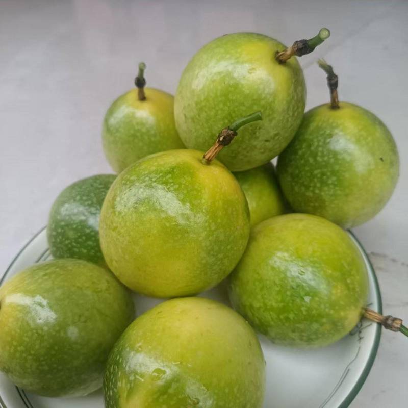 钦密9号百香果，香甜如蜜，汁水饱满