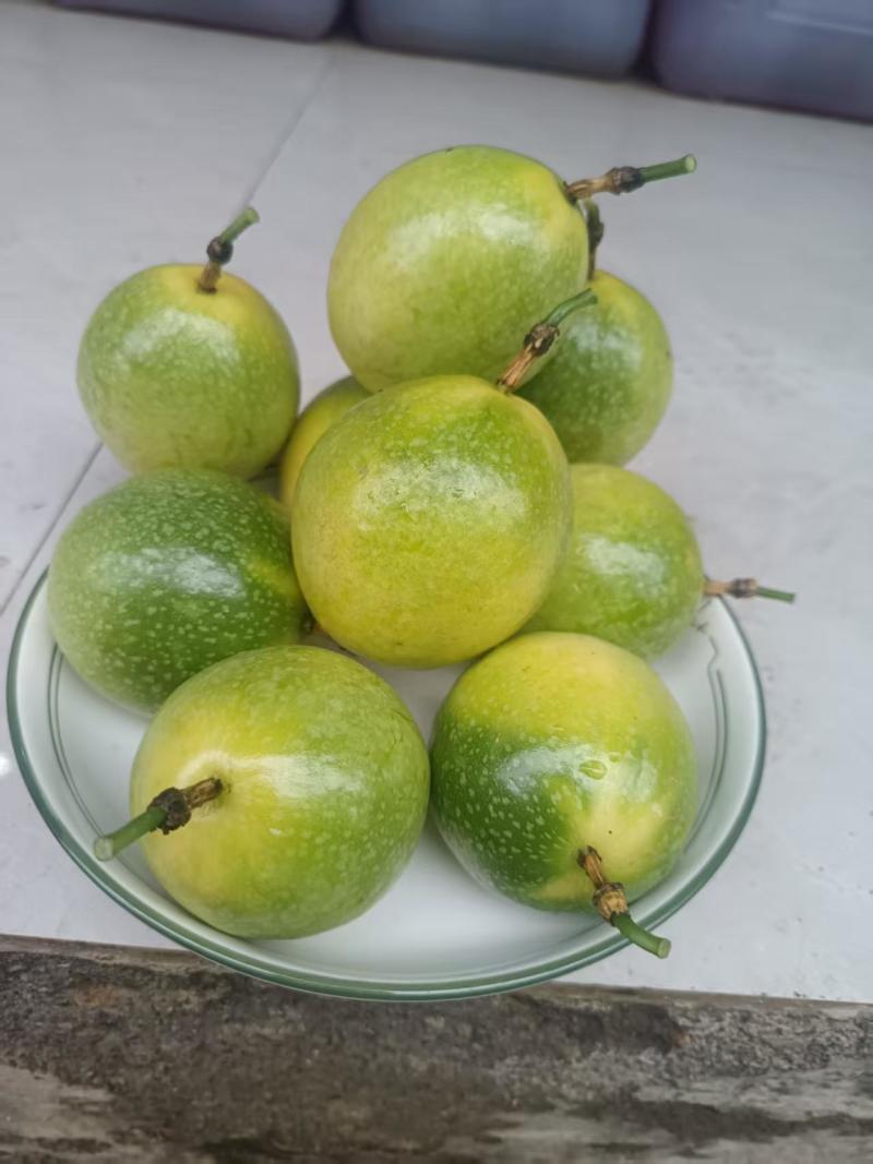 钦密9号百香果，香甜如蜜，汁水饱满