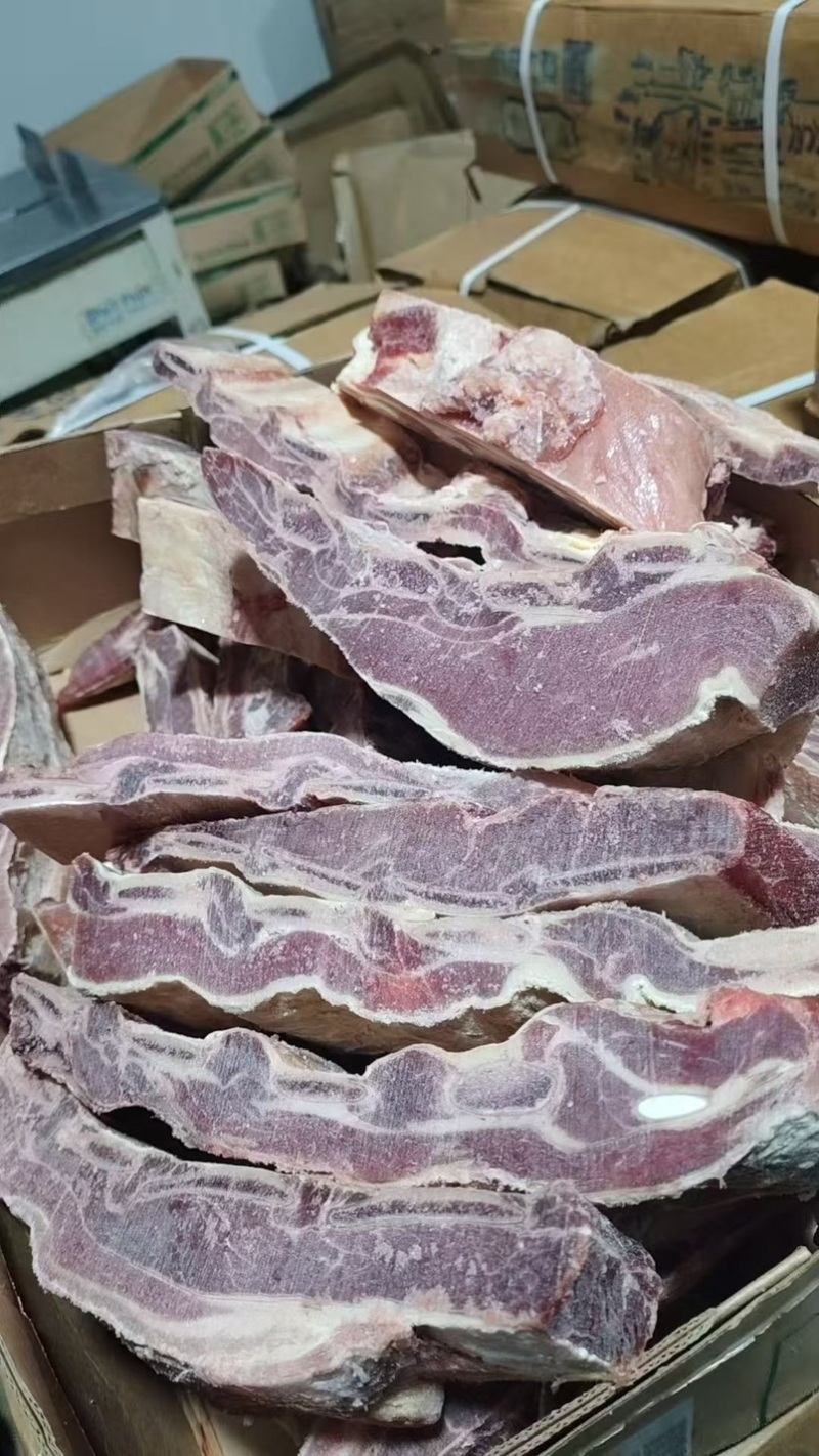牛肋排条，嘎嘎瘦，满肉的，带肉非常多，没有肥油，价格美丽