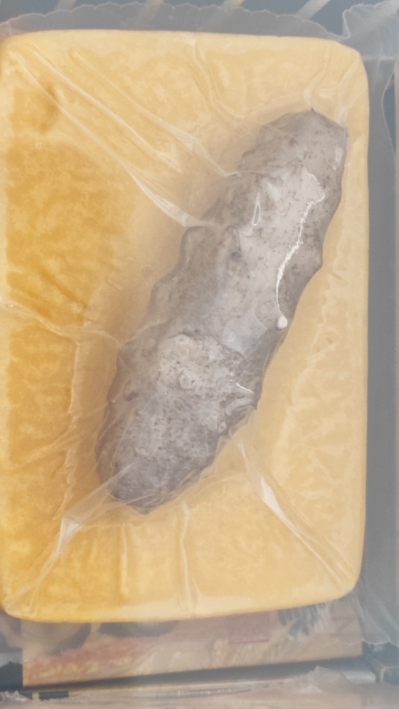 海参小米粥，金汤杂粮，用海参筒骨土鸡鲜炖熬制汤底。