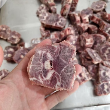 中良满肉羊脖骨