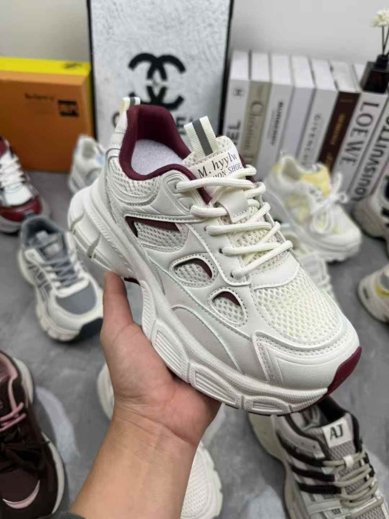 轻底老爹女鞋，经典款，百搭款，穿着舒服耐磨