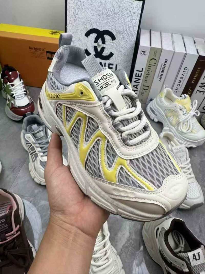 轻底老爹女鞋，经典款，百搭款，穿着舒服耐磨