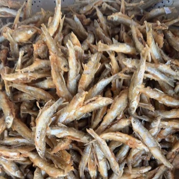 香酥开肚小河鱼面粉鱼干地摊电商批发有盐油炸鱼鱼干干鱼