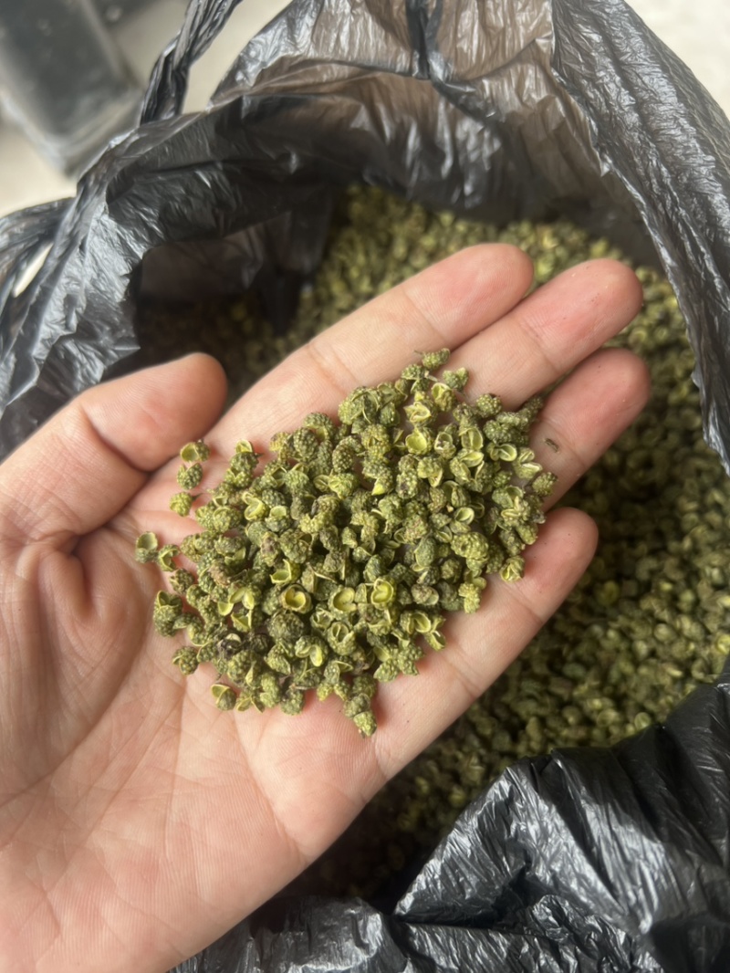 一级高山青花椒，开口好，无刺，无仔，麻味好，可长期供货
