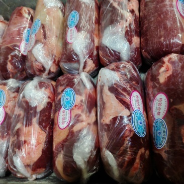 内蒙牛肉，草原地溜达牛（）