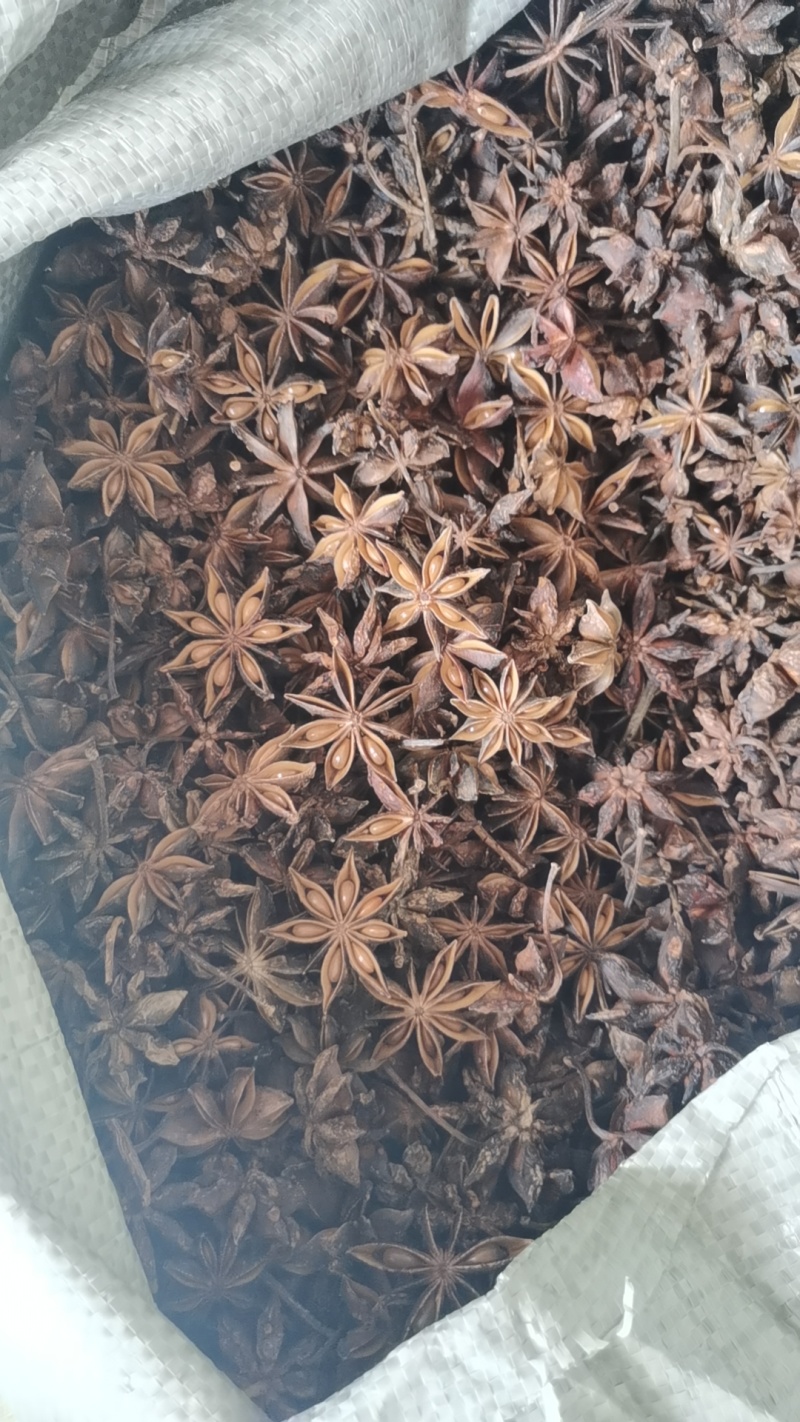 广西玉林北流市水烫无硫大红八角，产地直发。
