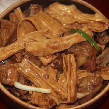精选优质干豆角，天然晾晒，口感香脆，健康美味，家庭必备干货！