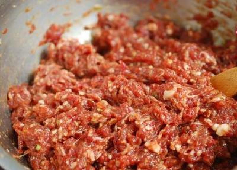 牛肉饺子采用新鲜牛肉货真价实清真企业
