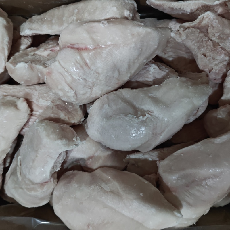 鸡胸鸡大胸小胸碎肉b级二级供应稳定可到厂考察欢迎来电