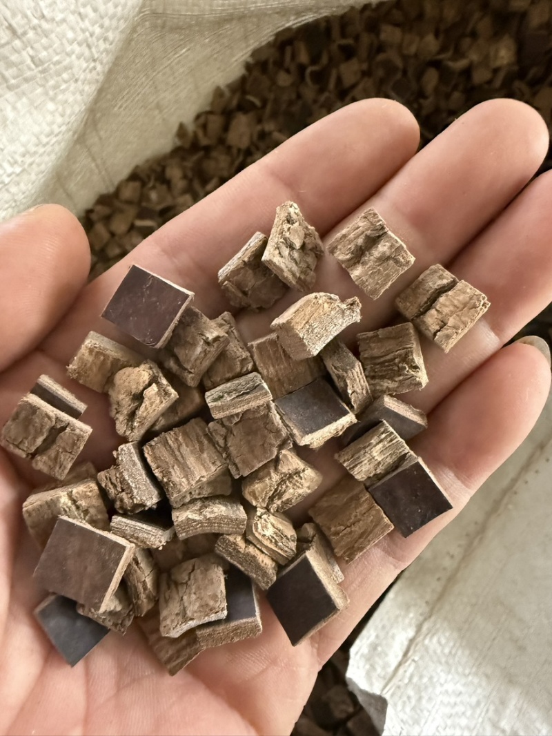 杜仲皮块