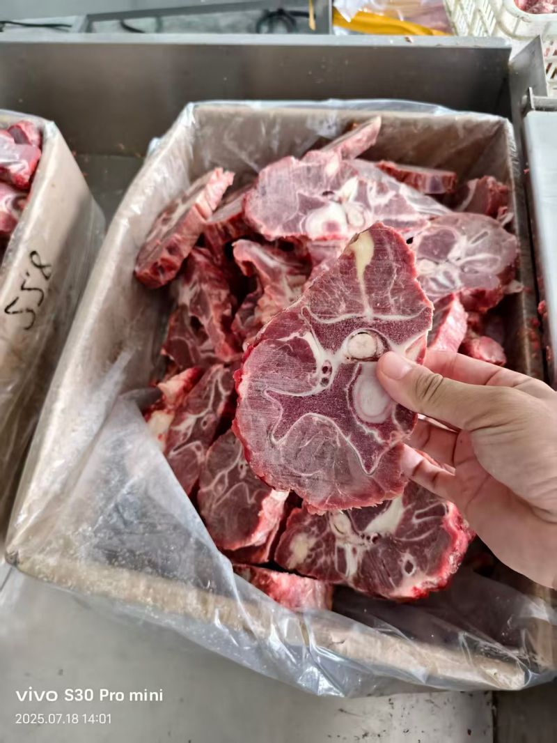 满肉牛胸骨
