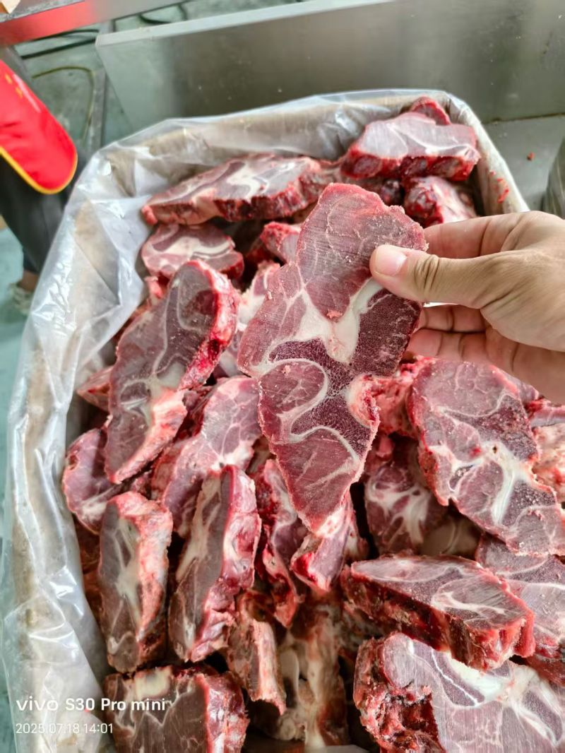 满肉牛胸骨