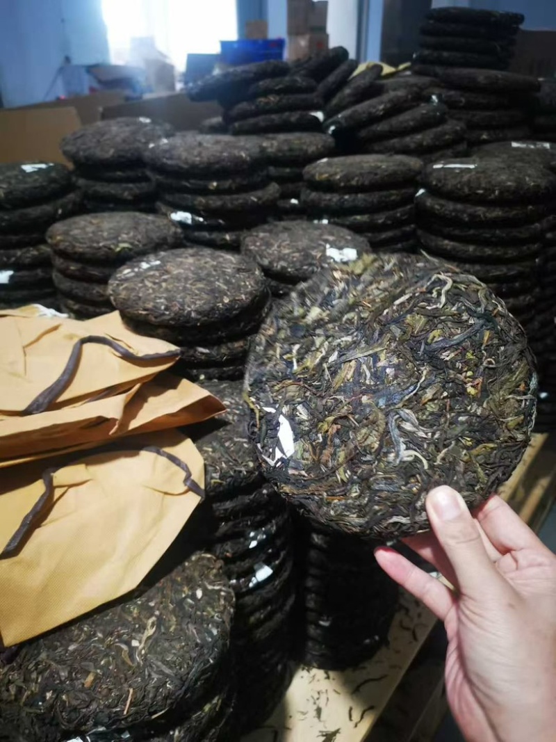 里外一口料厂家直销，普洱生茶全国发货，品质保证