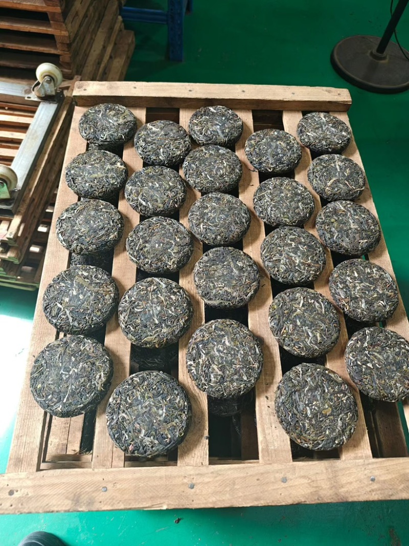 里外一口料厂家直销，普洱生茶全国发货，品质保证