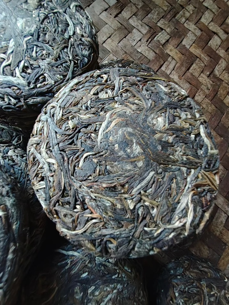 里外一口料厂家直销，普洱生茶全国发货，品质保证