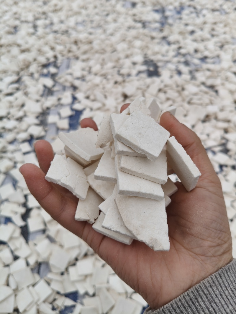茯苓块大量上市有需要的老板联系量大价格可议