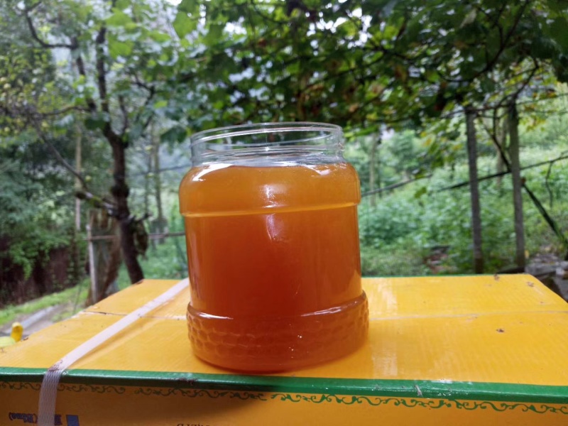 阿坝州茂县自然保护区农家百花蜜，土蜂蜜，一年只取一次蜜