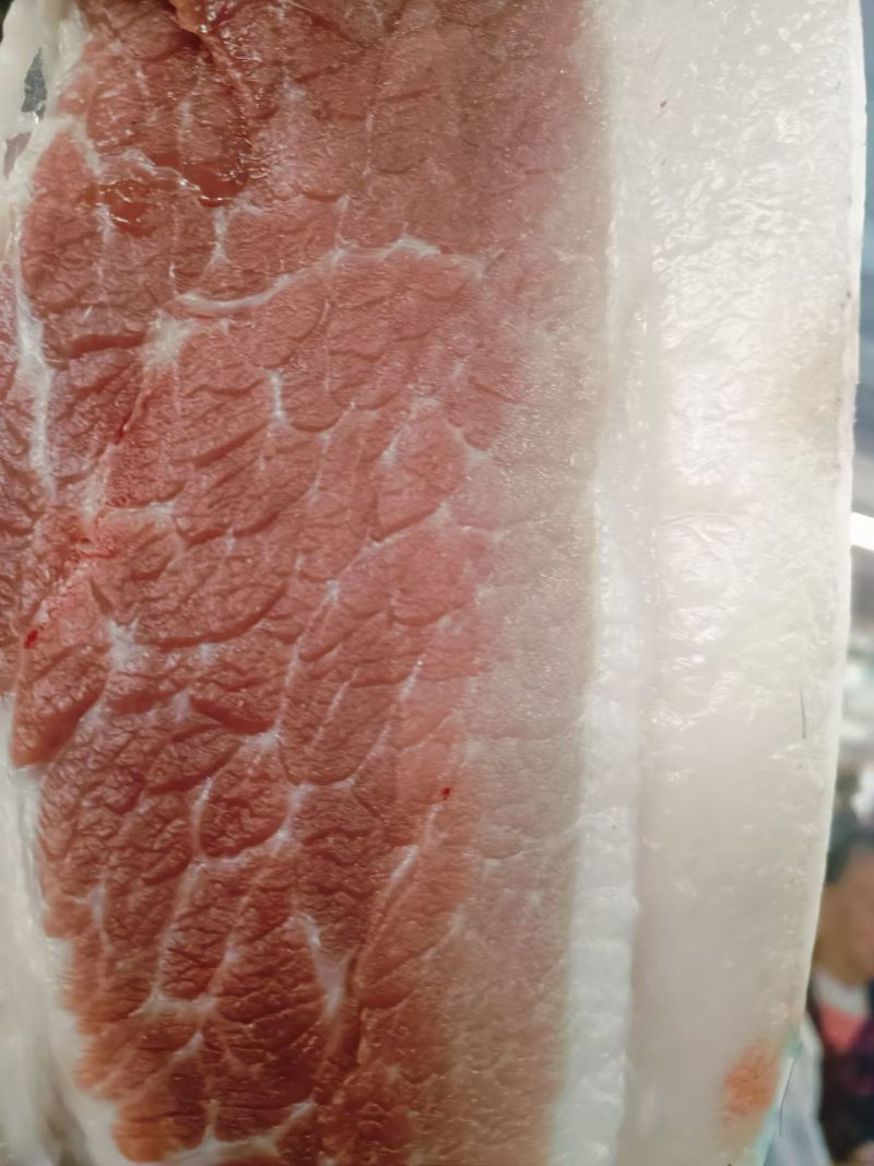 价格有点高，良家猪肉，土猪，放心使用，无任何添加剂！