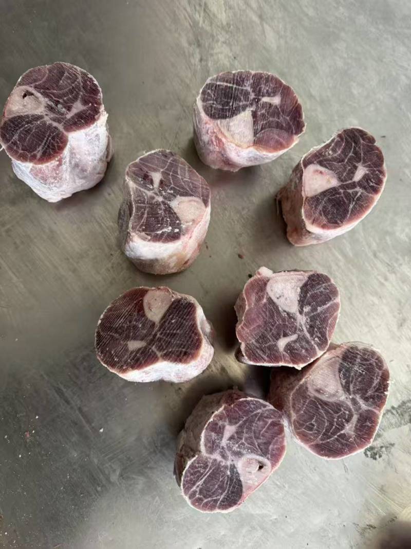 满肉腱子骨，猪腿骨