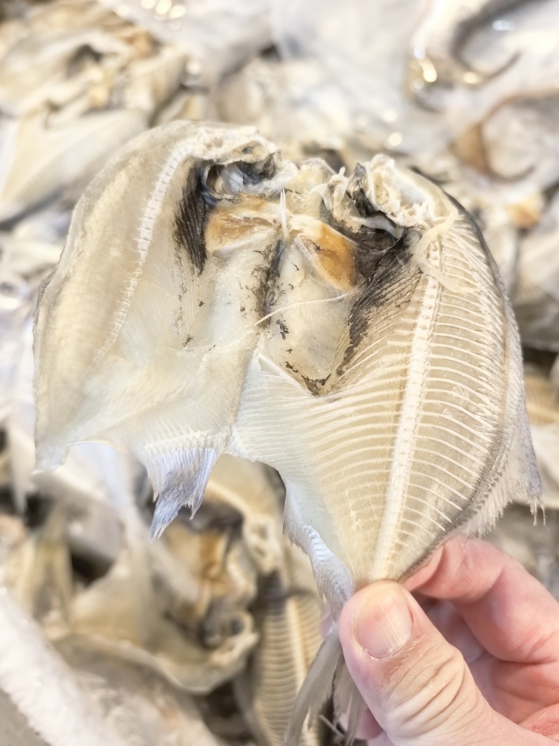 白鲳鱼干野生银鲳鱼干货新鲜咸干咸香鱼干银仓鱼扁鱼干小鱼干
