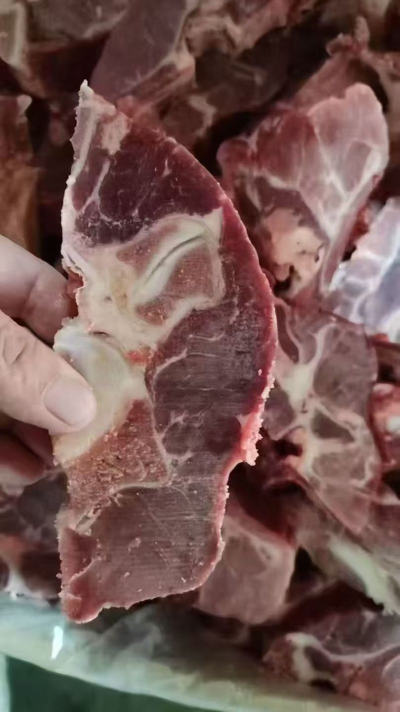 满肉牛脖骨