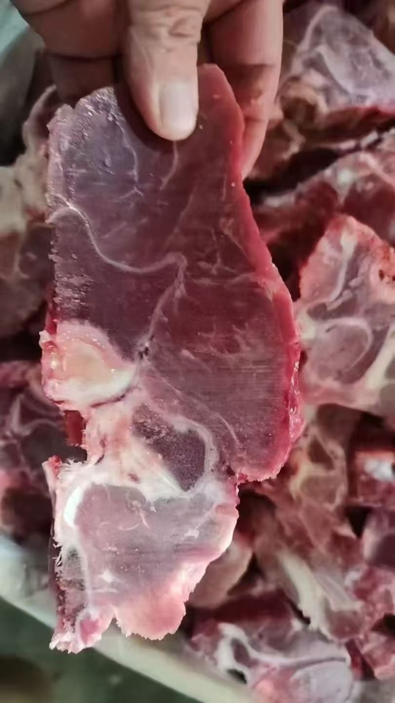 国产满肉牛脖骨