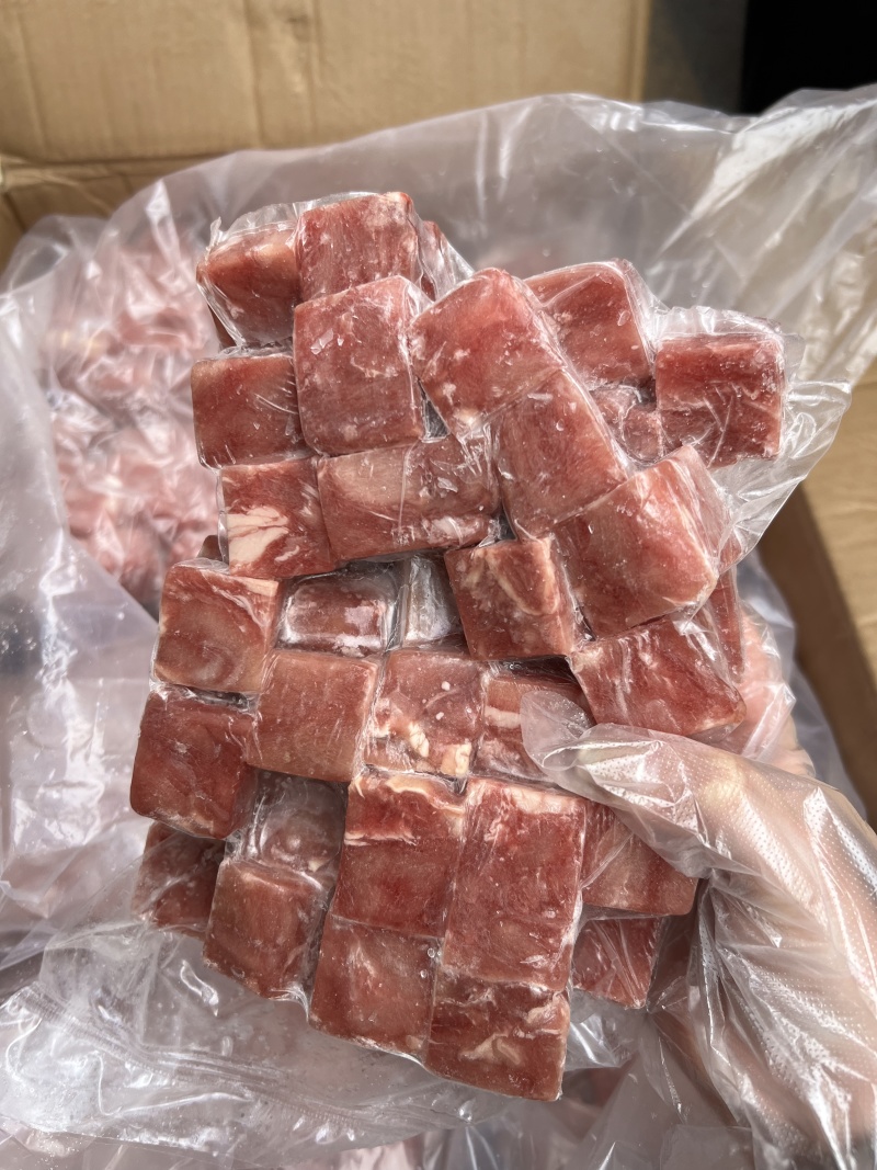 牛肉粒规格：50斤一箱