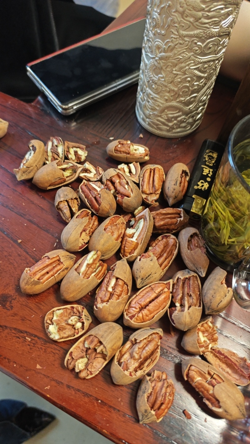 高品质碧根果基地直发量大从优品质保证欢迎来电