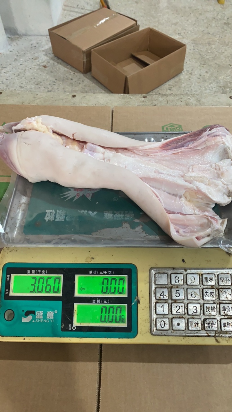 纯水退去骨牛蹄，全部大公牛牛蹄，带主筋，清水加工，出成高