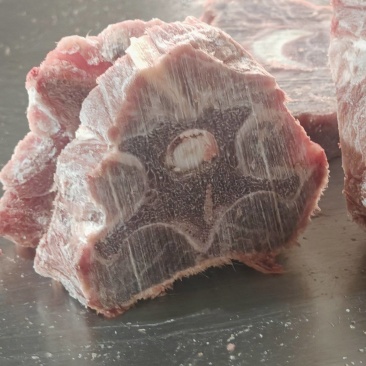 满肉羊脖骨