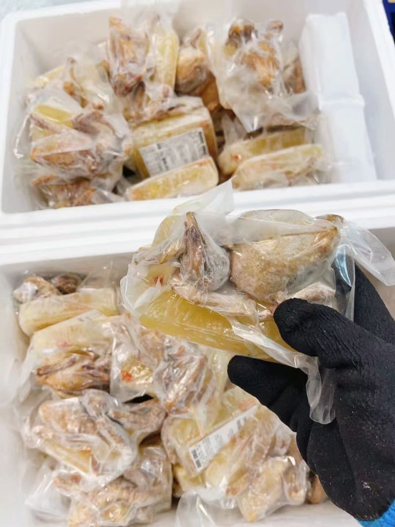 清汤鸽吞翅，加热即食，汤底熬煮8小时的美味，真材实料，汤