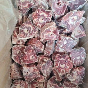 满肉羊脖骨