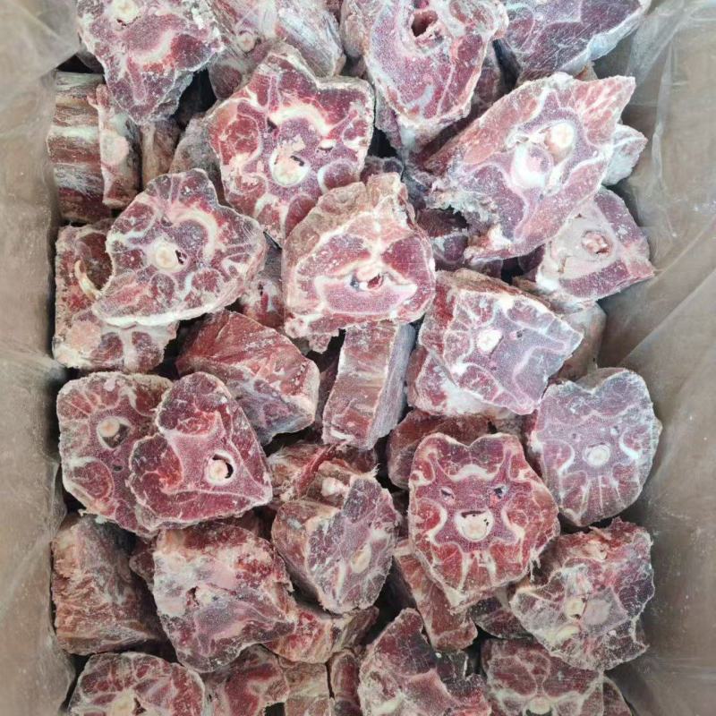 满肉羊脖骨