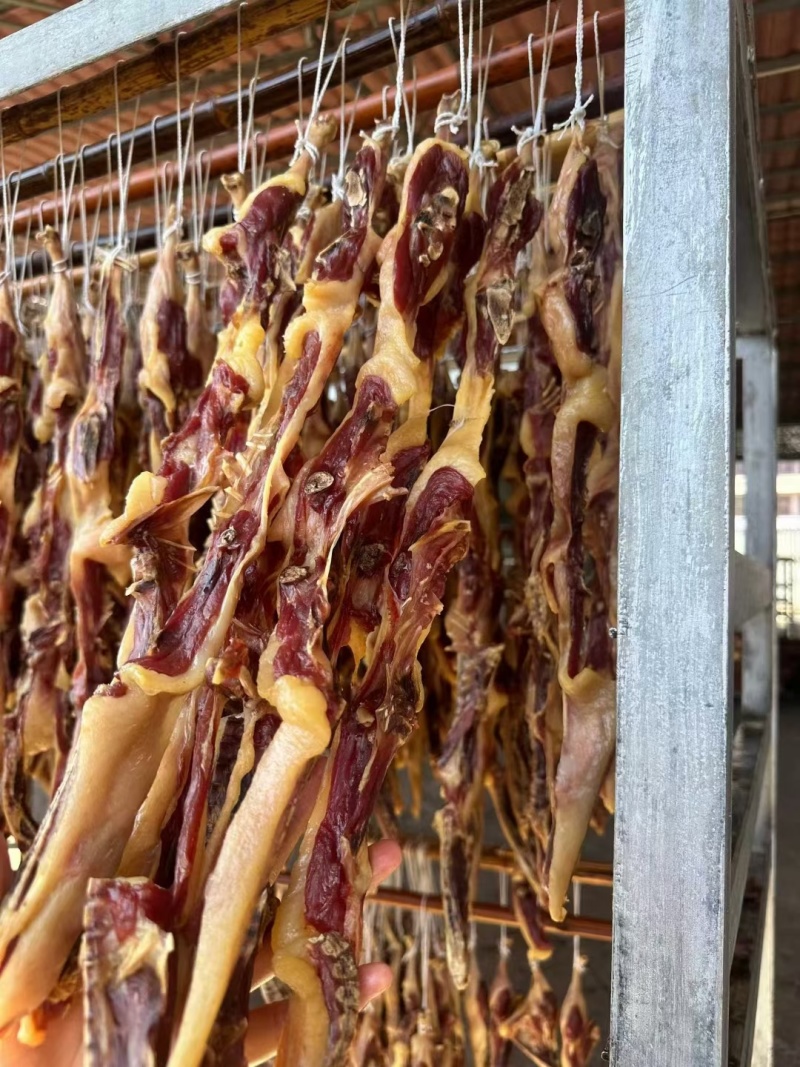 正宗老厂腊鸡条，腊鸭条，颜色漂亮，干度好，厂家直供批发
